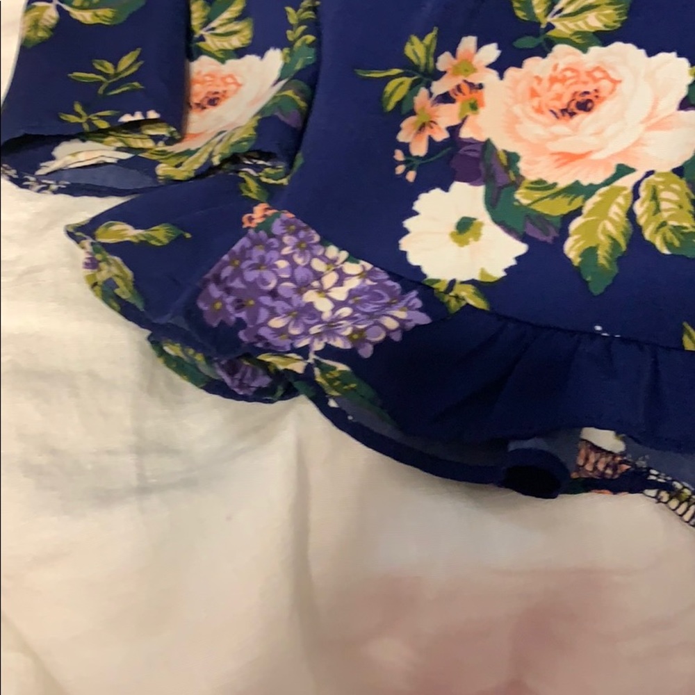 Cute romper!! - Picture 3 of 3